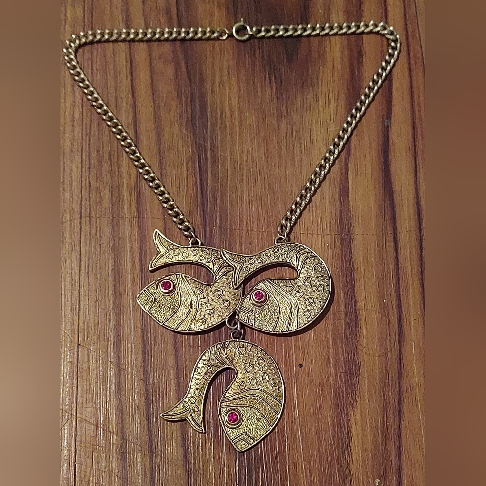 Sara necklace